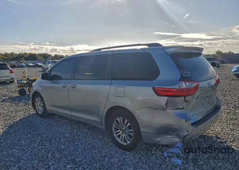 2015 Toyota Sienna Xle z USA, uszkodzony, nr VIN 5TDYK3DC3FS625954